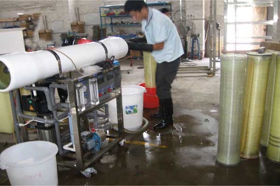 ro反滲透設備專業清洗現場圖